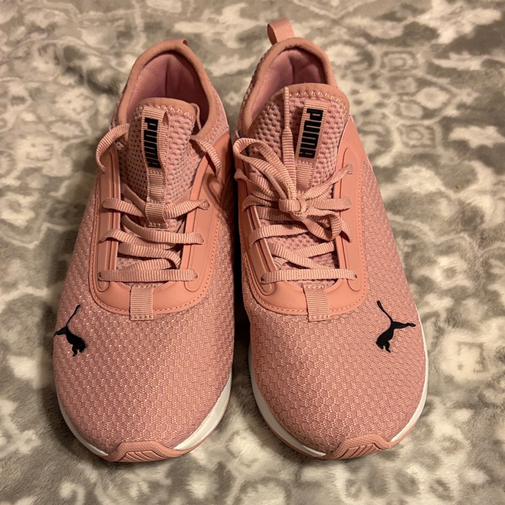 Puma Women's Blush Pink Sneakers.  Size 81/2